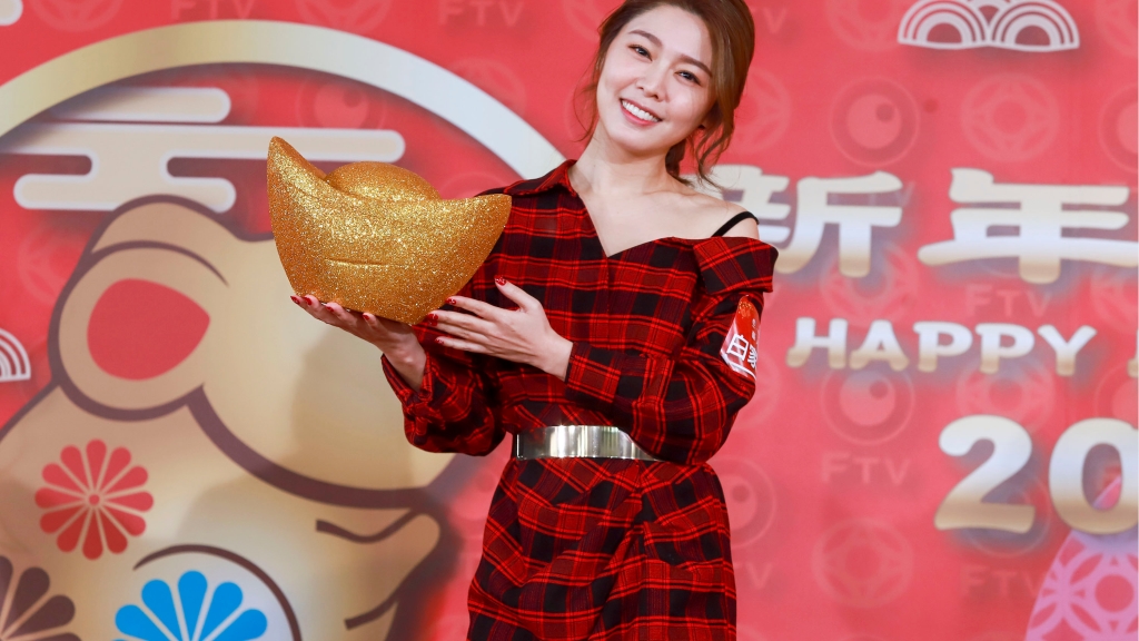 女神白家綺 優雅德馨 火辣黃瑄 漂亮陳妍安 帥氣艾成分享開運秘方