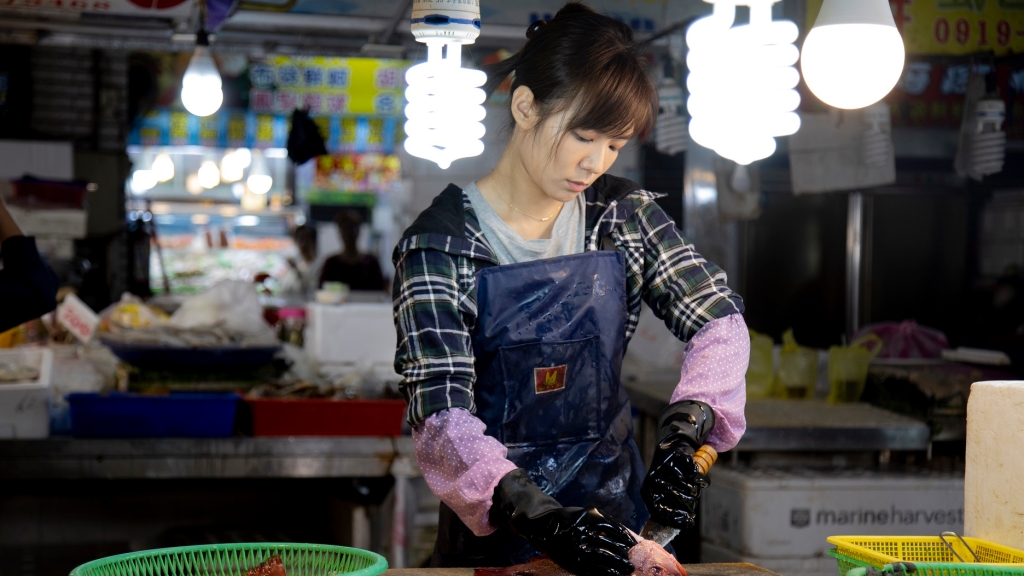 李又汝《無主之子》飾魚販學殺魚手不慎濺血 挑戰從年輕演到老 