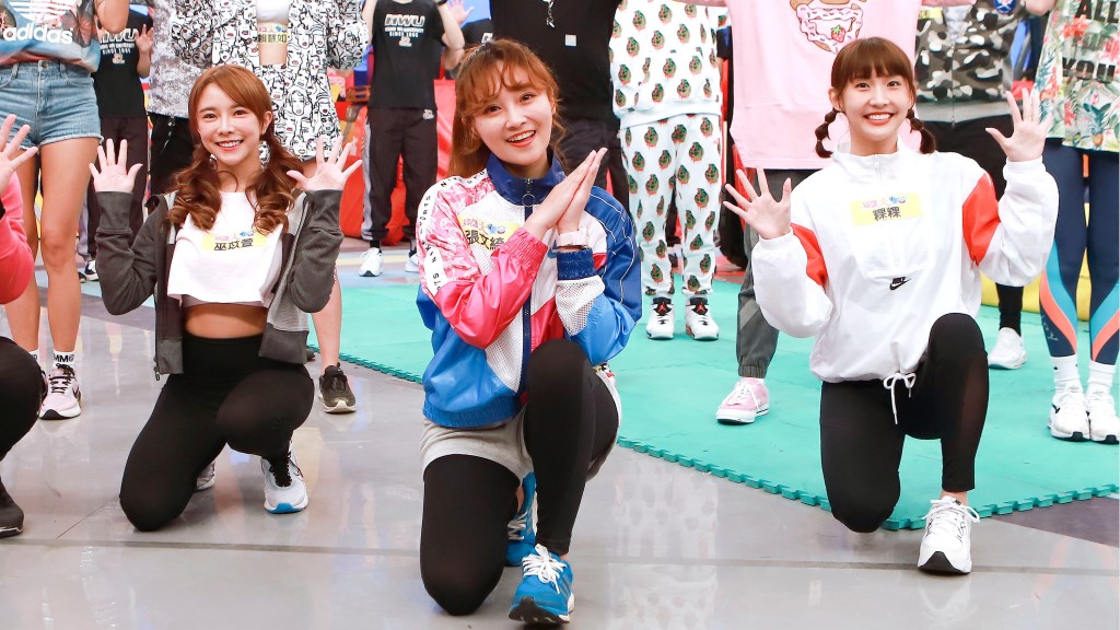 張文綺月領三萬過日子.....生日媽媽好狂送她10萬名牌包!