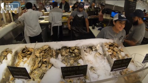 生蠔龍蝦吃到飽!最受歡迎的美食市場!