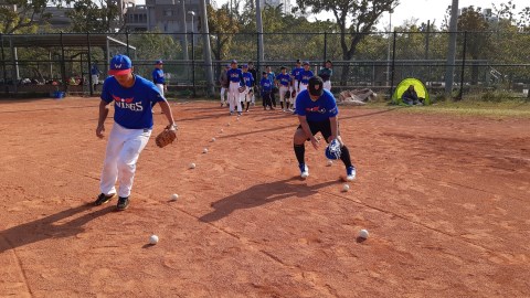少年克服拒學 家扶協助找回人生目標