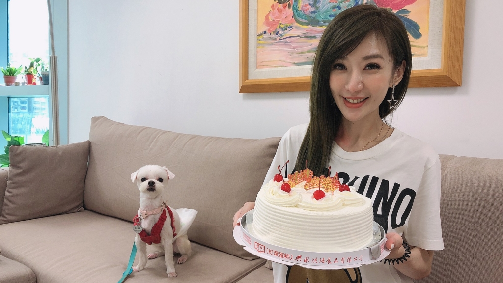 羅巧倫回民視過生日 喜收3個蛋糕 希望今年脫單成功