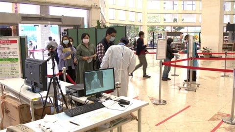 醫院門禁即起放寬 每天開放2訪客2時段探病