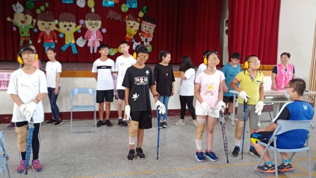 體驗長輩的生活　學生：更了解阿公阿嬤