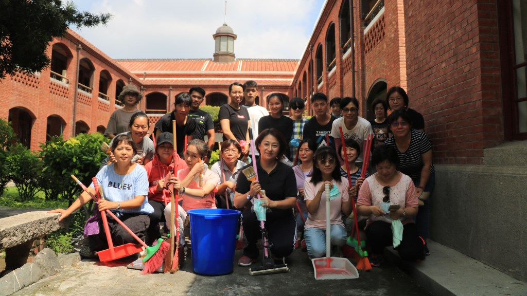 師生護校園古蹟 自願認養打掃盼傳承