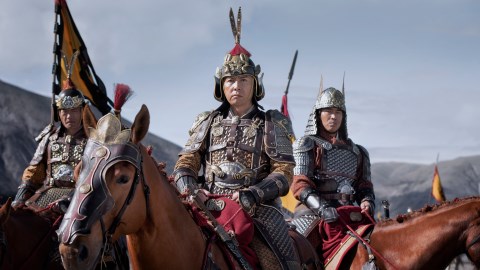 《花木蘭》真人版 李連杰 鞏俐 甄子丹等巨星出演 現加碼推出中文配音版