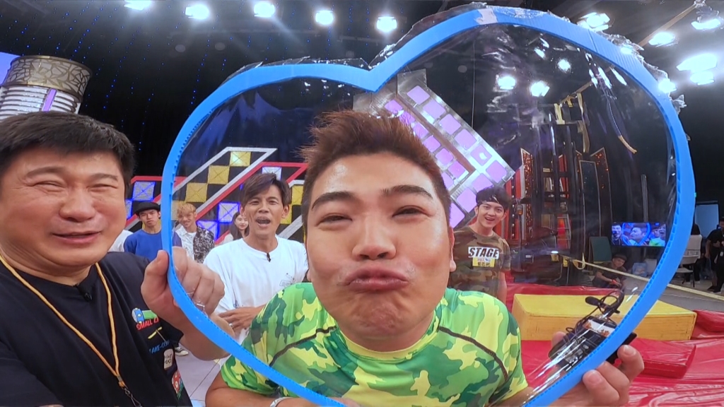 《綜藝大集合》瓜哥太厲害啦 花式跳繩也難不倒?! 劉璇螢幕初吻獻給大集合?! 