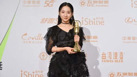 最佳潛力新人 李沐獲獎 謝謝奶奶讓她有感受開心和難過的能力