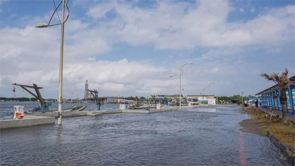 王功漁港漲大潮 驚人漲潮影像曝光