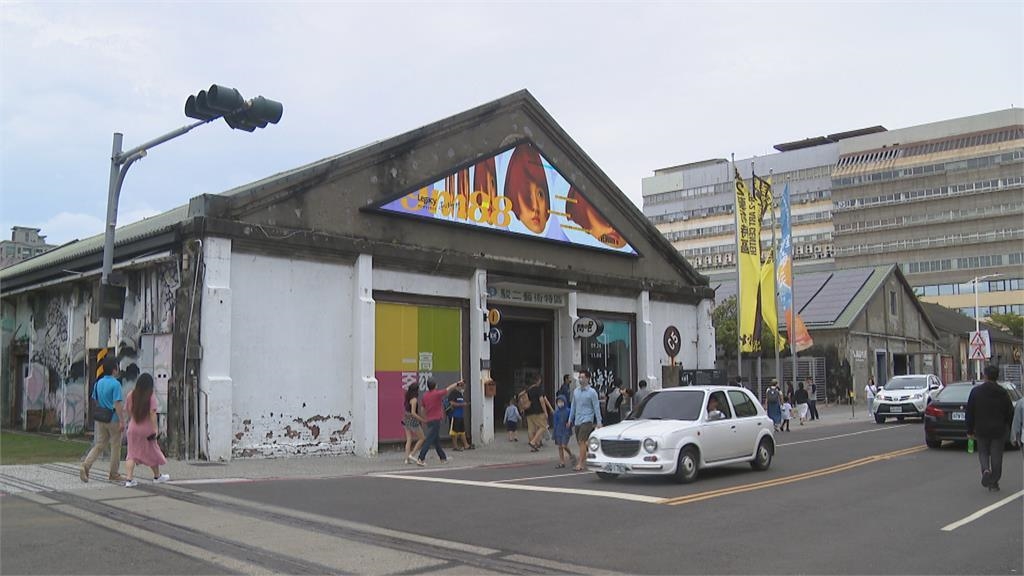 紀念改制更名百年 「高雄100」文創商品開賣