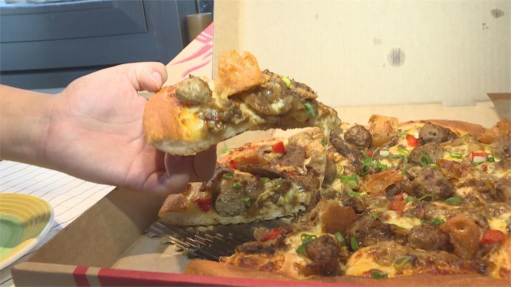 披薩業攜手火鍋店 麻辣鍋披薩挑戰味蕾