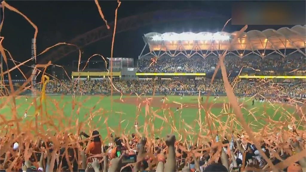 統一獅封王推超商優惠 網路掀兩派論戰