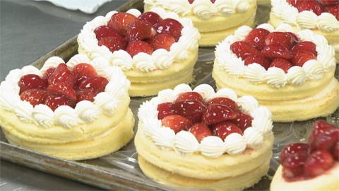 甜點商機無限！賣場自創「聯名款」奏效 一年賺18億