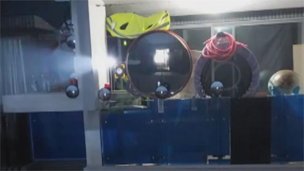 不滿對面頂樓設佛堂 鄰居裝爆閃燈槓佛堂