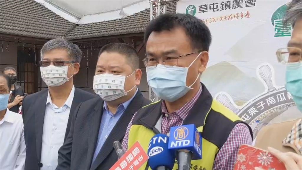 新南向外銷！國家隊幫農民找出路陳吉仲、洪忠修黏緊緊推銷栗子南瓜