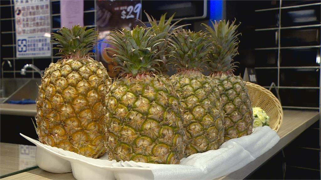 你已經吃幾顆鳳梨了？四大超商鳳梨大戰 整箱宅配、幫你切片
