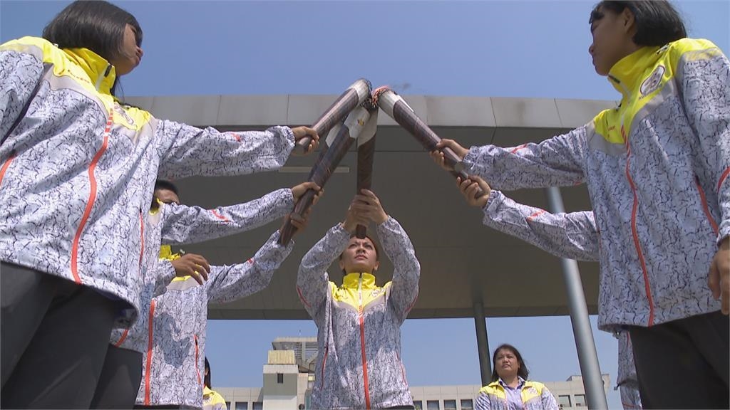 迎接原民運聖火 陳其邁：獎金加碼激勵選手