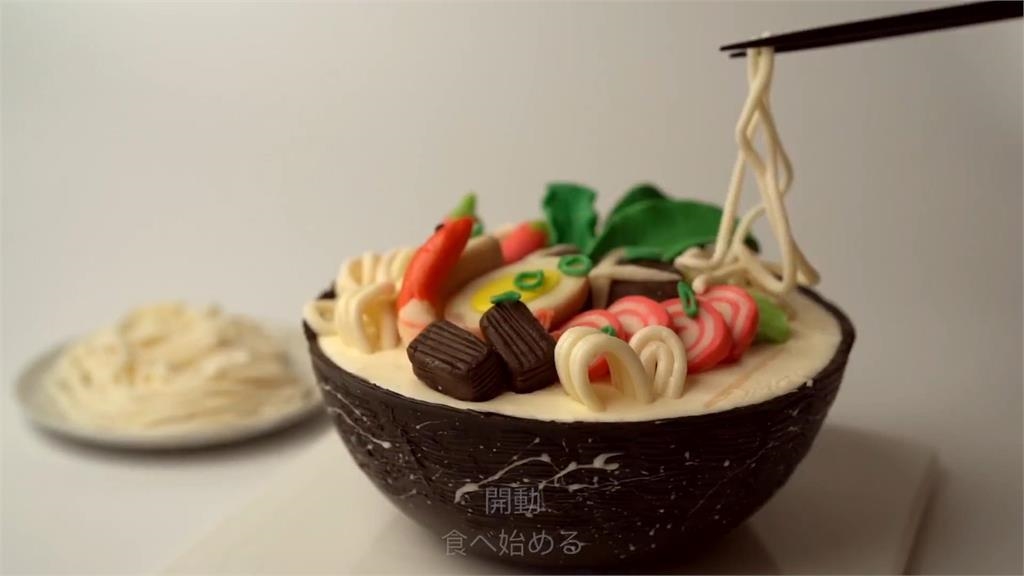 拉麵or蛋糕？小孩才做選擇　甜點職人連「碗筷」全都要吃下肚