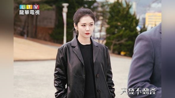 《大發不動產》張娜拉「童顏女神」美顏再現　導演狂誇「被演戲耽誤的武打天才」