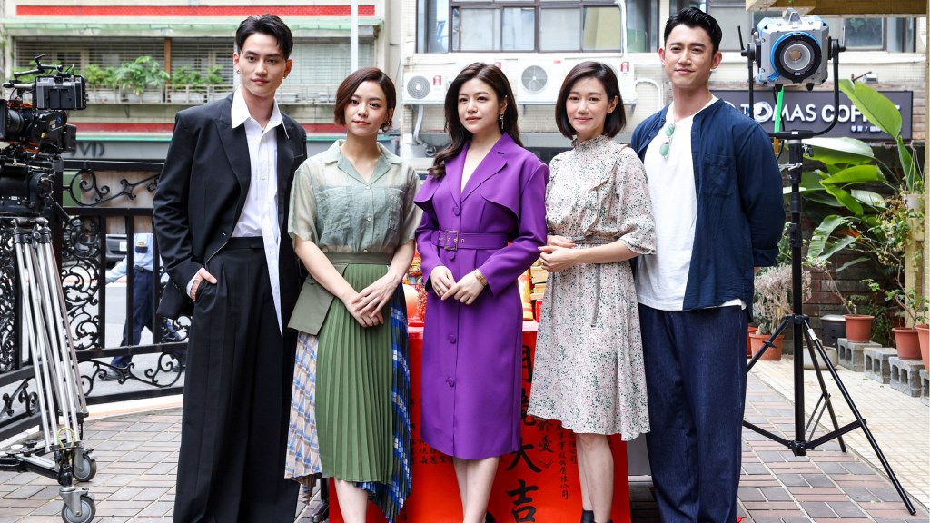 影/吳慷仁扁桃腺發炎 女友邵雨薇送急診 他透露差點「氣切」!  