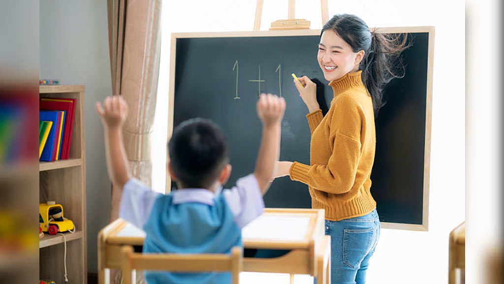 幼兒園老師做美甲上課學生誇漂亮　卻被家長投訴：這裡不是酒店！