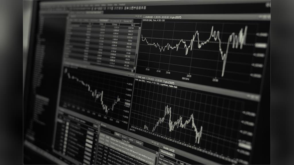 「校正回歸」後台股恐崩盤？網友：台指期夜盤已洩露答案