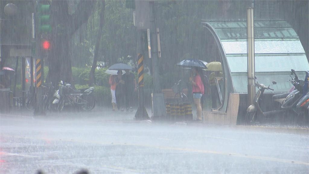 國家級警報！竹苗投7縣市豪雨特報　雙北嚴防強降雨