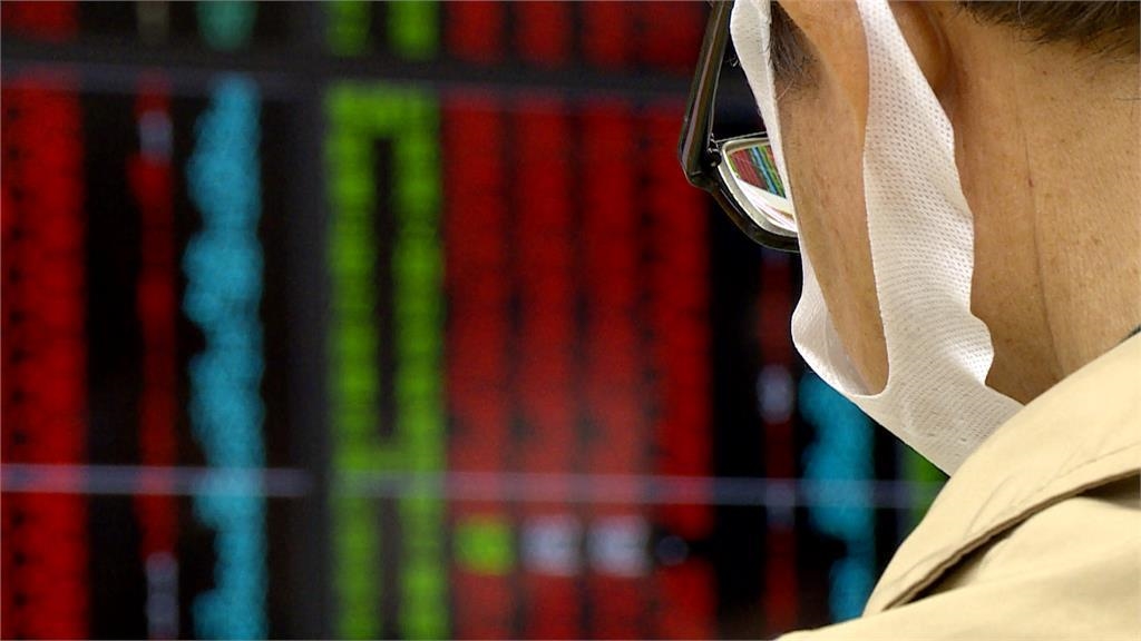 校正回歸後首個交易日　台股早盤跌160點再翻紅