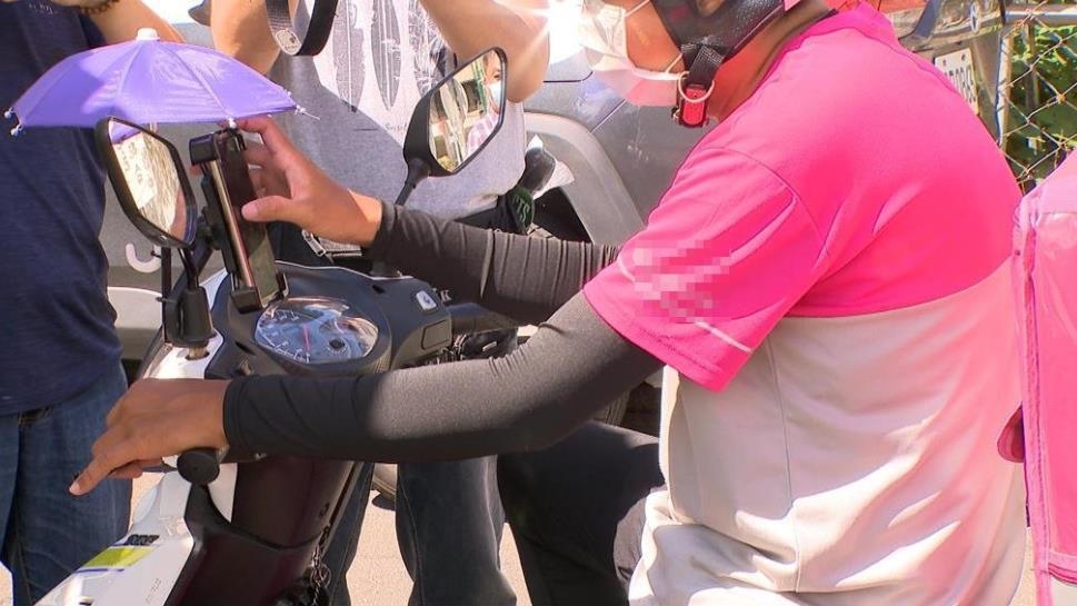 外送員被要求送餐上樓 看明細見「6便當」驚覺不單純報警抓群聚 外送員被要求送餐上樓 看明細見「6便當」驚覺不單純報警抓群聚