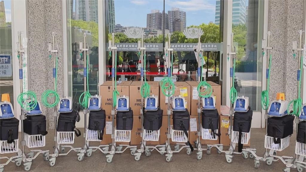 南部企業默默力挺！　集資捐49台「救命神器」給高雄大醫院