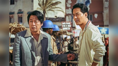 《逃出摩加迪休》由《極限逃生》《與神同行》團隊斥資200億韓元打造驚悚動作巨作