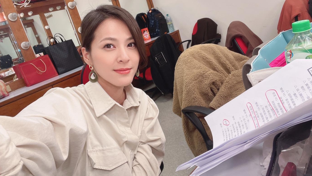 從鄰家女孩到女強人到大姐頭！蘇晏霈《多情城市》一人分飾三角演技精湛　卻突然透露「其實劇本沒有曾思思這角色」