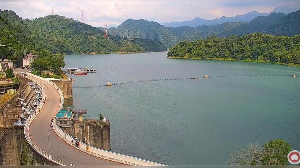 石門水庫「超前部署」清淤設置攔木索！防止「盧碧」漂流物流入壩區