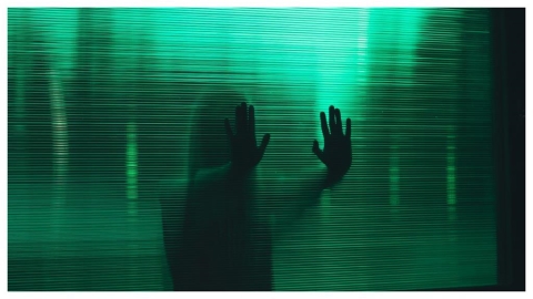 再娶沒燒香告知 祂穿紅衣夜半「3人行」尪嚇壞只得答應「2條件」