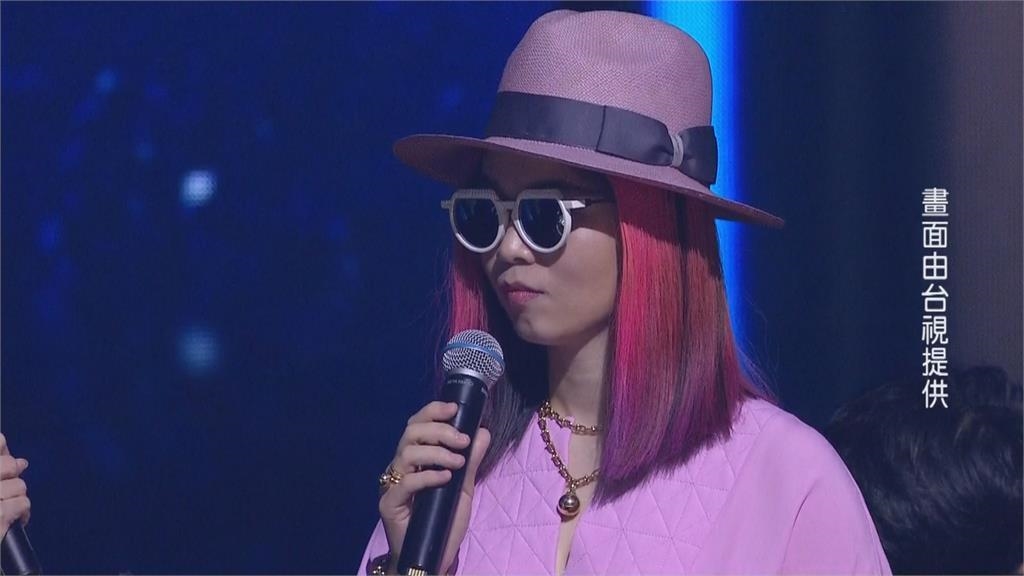 準醫師斜槓歌手　神秘歌姬壞特奪金曲新人獎