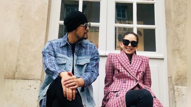 周杰倫曬「2娃牽手照」1句話父愛大噴發　全網狂讚：最強好爸爸！