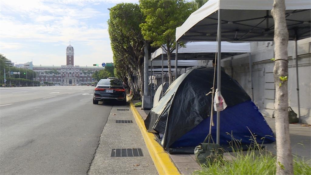 柯文哲今晚凱道赴約　探班羅智強送紅豆湯