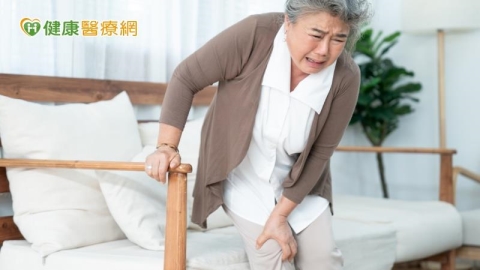 6旬婦人連「方便」都難　靠細胞層片移植拯救膝關節