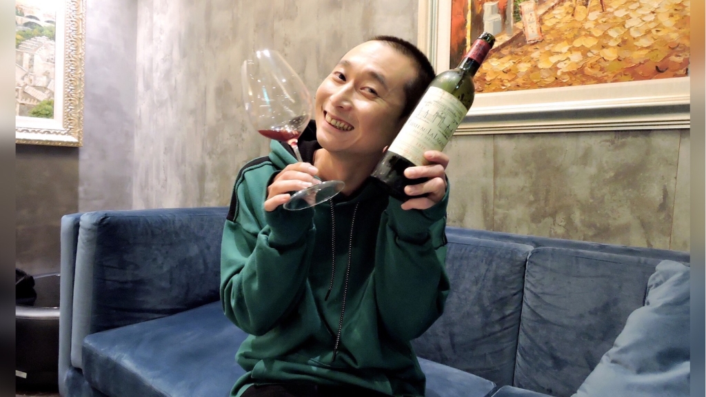 《綜藝新時代》主持人浩子報考第二級品酒師 放話若滿分開百萬紅酒慶祝 《綜藝新時代》主持人浩子報考第二級品酒師 放話若滿分開百萬紅酒慶祝