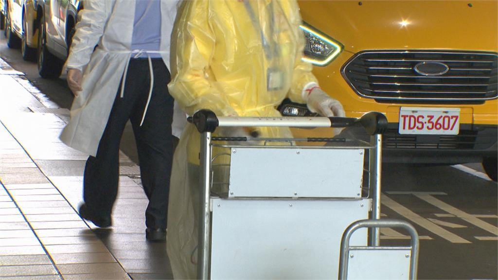 追國門失守關鍵！手套.行李手推車傳播病毒？