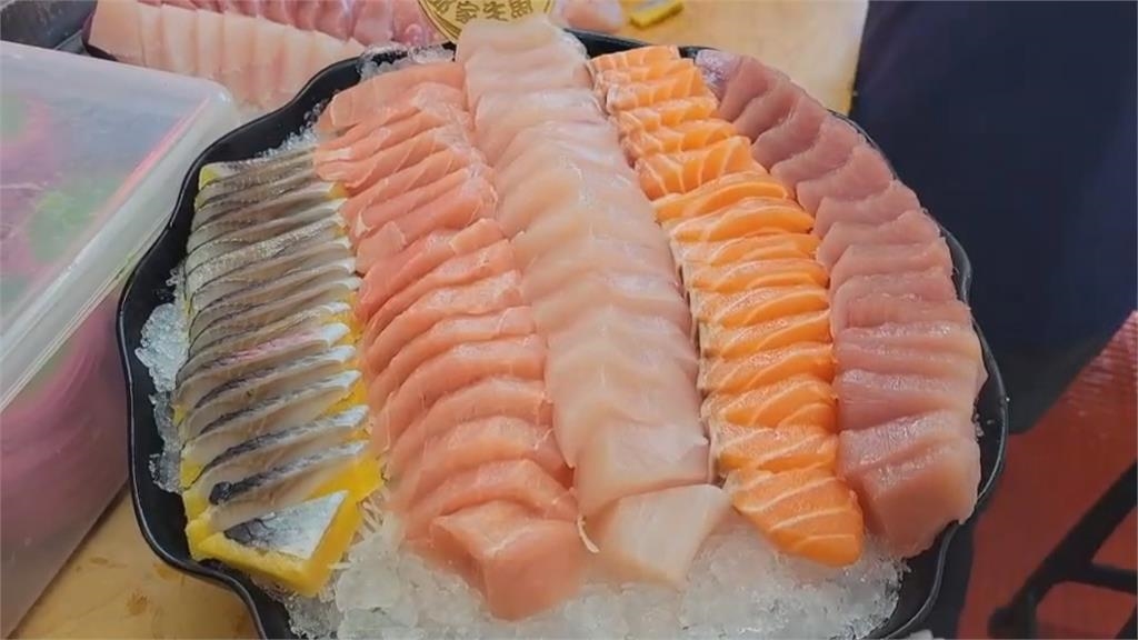 後壁湖超狂綜合生魚片！厚厚40片讓你吃到飽