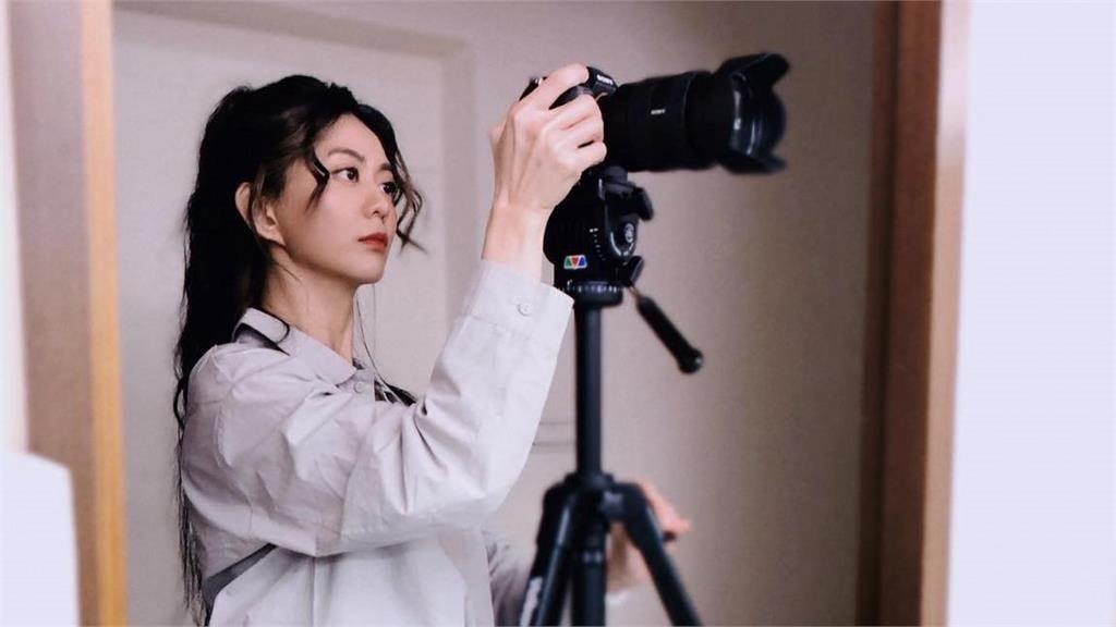 白癡公主「5姊妹」合體拜年！網讚基因強大：都是大眼美女