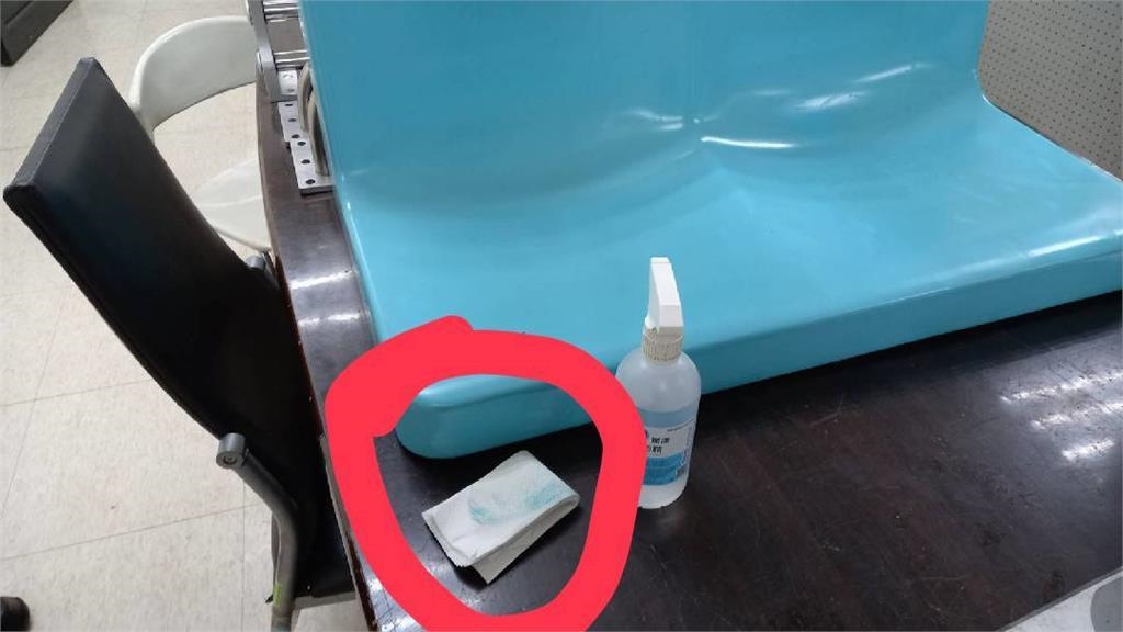 要消毒別拿酒精噴! 北捷:座椅會「落漆」 要消毒別拿酒精噴! 北捷:座椅會「落漆」