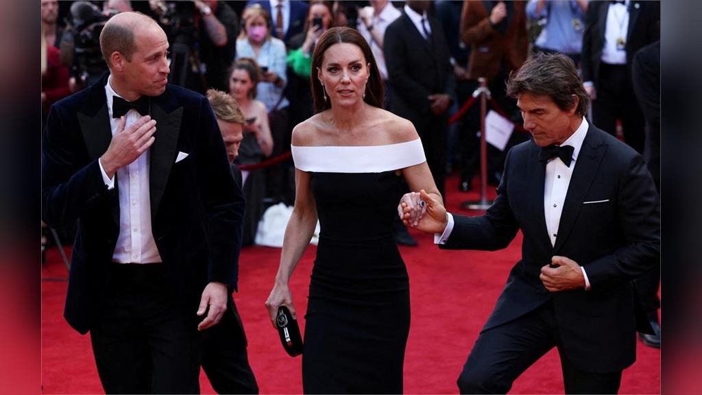 阿湯哥牽手凱特王子妃走紅毯！紳士暖舉獲關注　威廉王子尬笑成配角