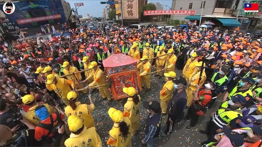 勇腳不喊累！超萌范將軍接駕白沙屯媽祖　網友感動：不知不覺就哭了