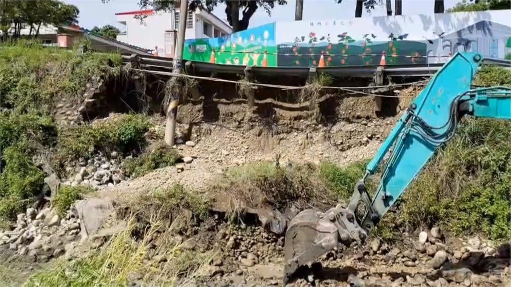 大雨釀災!林中國小後門路基部分掏空