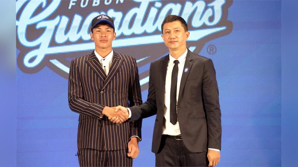 中職／黃保羅首輪被富邦悍將指名　想跟曾峻岳學霸氣