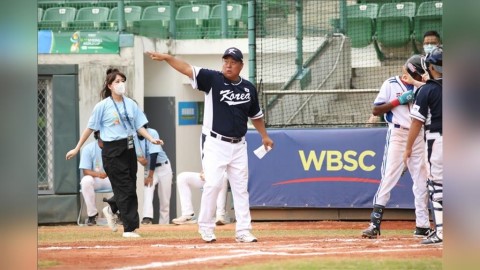 U12/訓話選手「臉黑斃了」挨轟!南韓教頭李東真數度鞠躬:非常抱歉