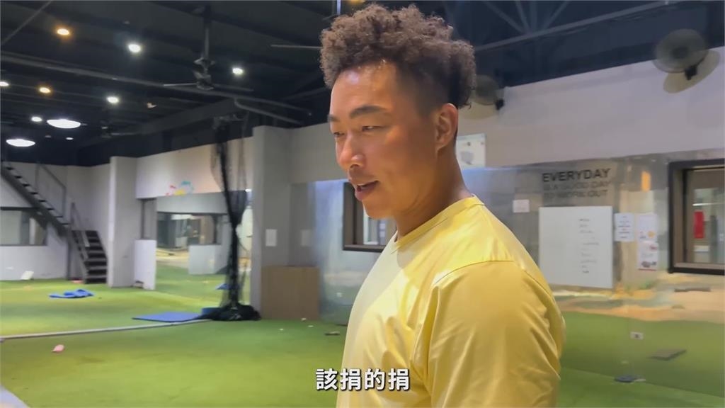 7年運動會館熄燈！郭泓志大方「捐贈器材」回饋母校　網讚：真男人