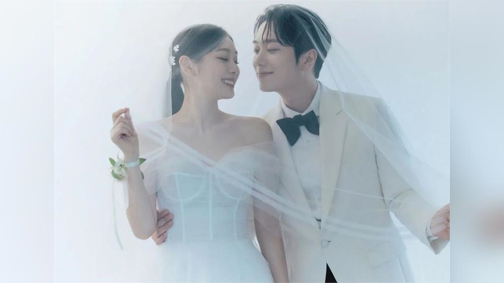 南韓滑冰女神金妍兒完婚狂曬絕美婚照! 甜喊:會盡最大努力好好生活 南韓滑冰女神金妍兒完婚狂曬絕美婚照! 甜喊:會盡最大努力好好生活